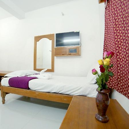 فندق مهاباليبورامفي  Nandika Residency المظهر الخارجي الصورة