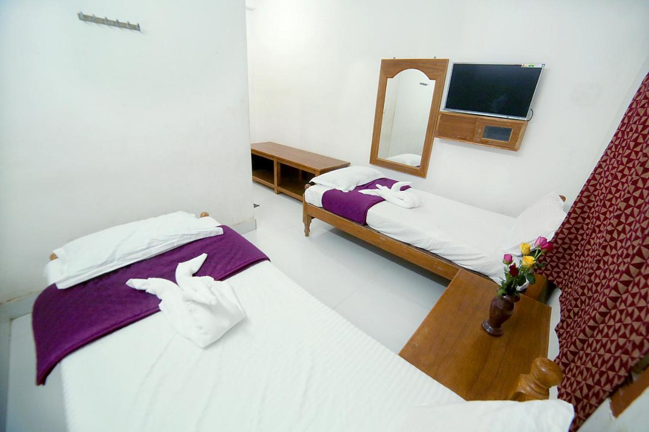 فندق مهاباليبورامفي  Nandika Residency المظهر الخارجي الصورة