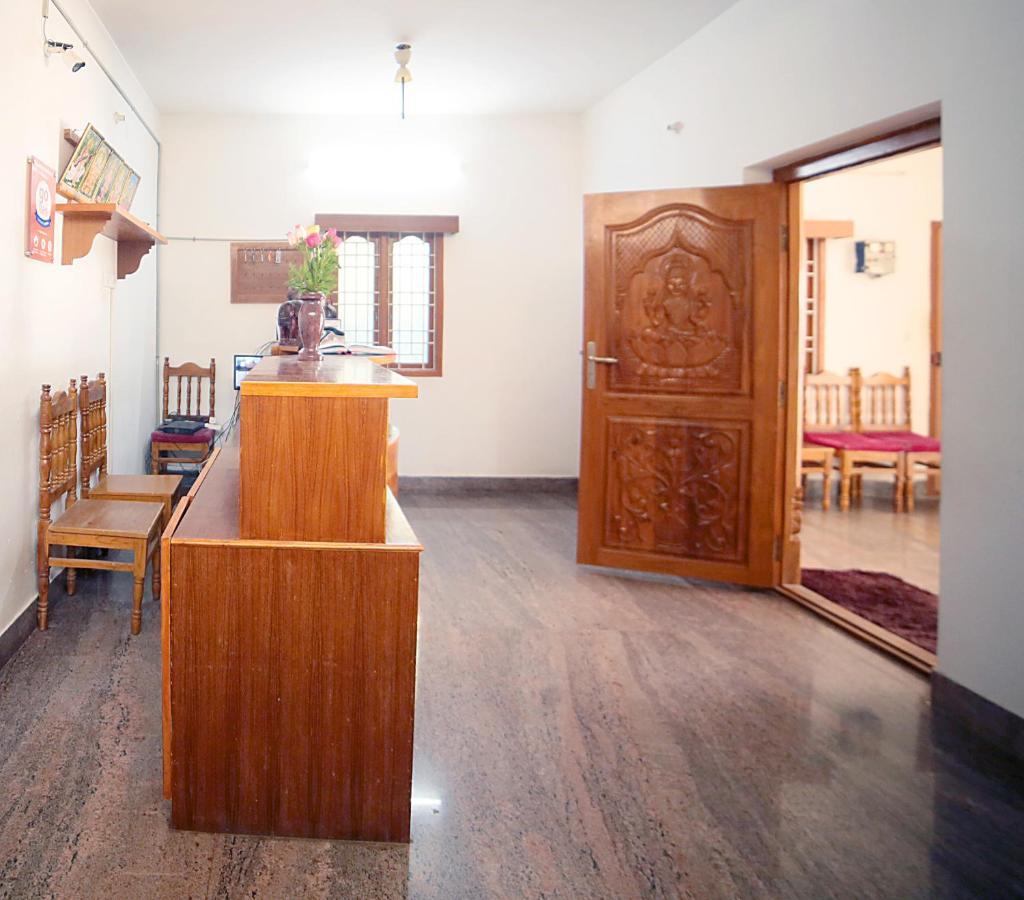فندق مهاباليبورامفي  Nandika Residency المظهر الخارجي الصورة